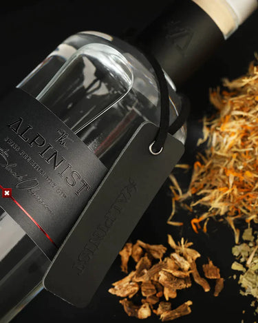 Swiss Premium Dry Gin | Black Obsession-04