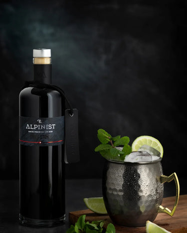 The Alpinist Mule Becher Schwarz-05